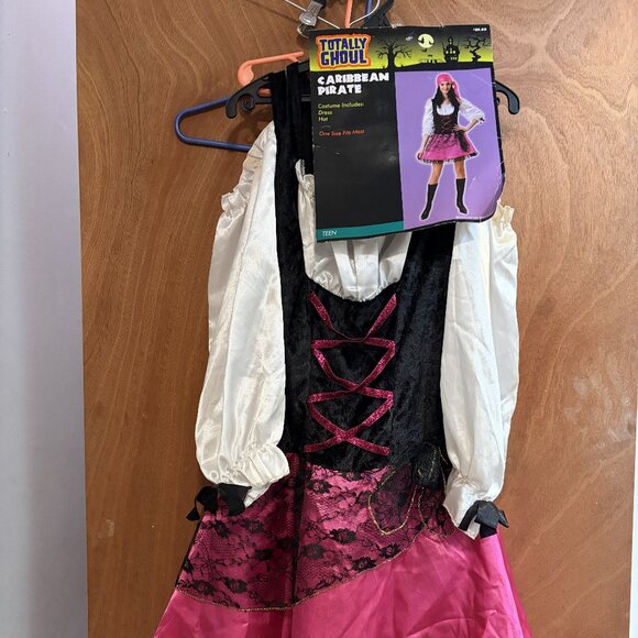New Women's One size Caribbean Pirate by Totally Ghoul - Picture 1 of 3